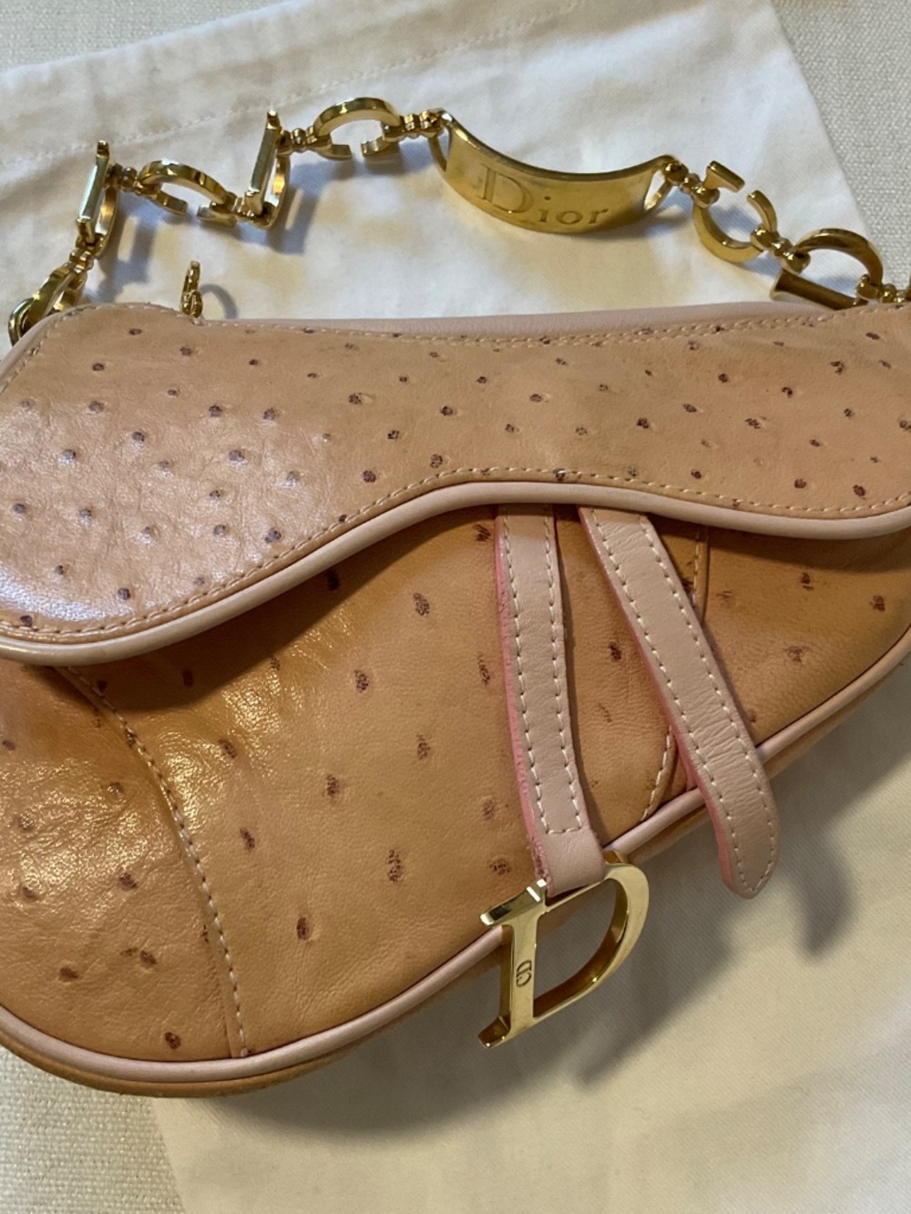 RARE DIOR vintage exotic pink ostrich mini saddlebag with gold CD strap - Picture 6 of 9
